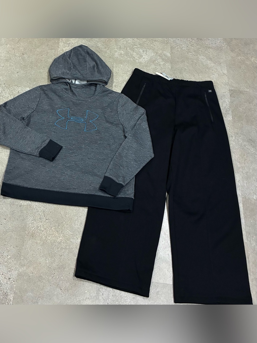 Women’s VICTORIA’S SECRET SPORT/UNDER ARMOUR Sweatpants & Sweatshirt, sz XL